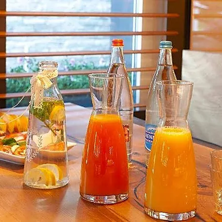 Eden מלון 3*